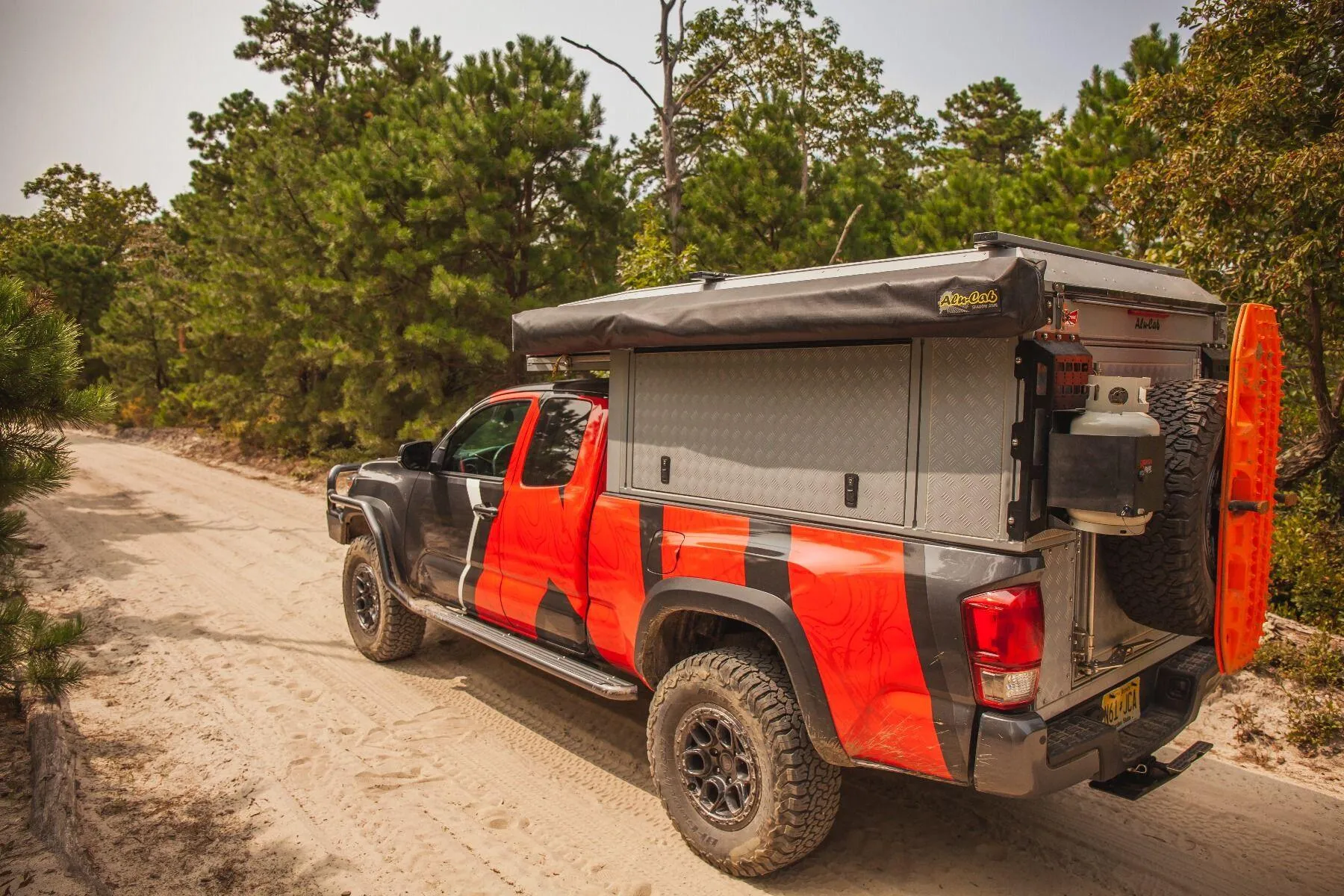 Alu-Cab Toyota Tacoma Canopy Camper 2016 