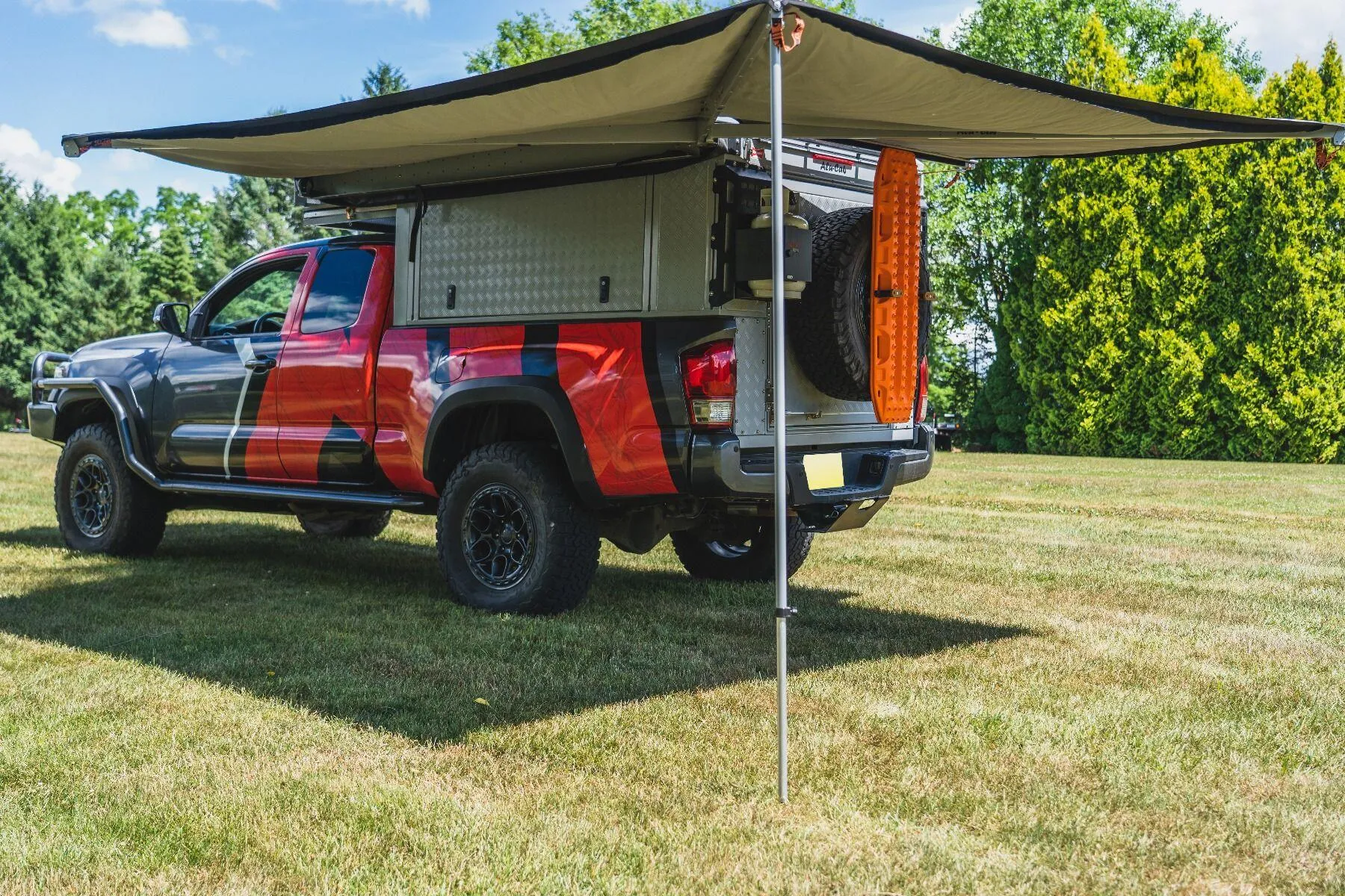 Alu-Cab Toyota Tacoma Canopy Camper 2016 