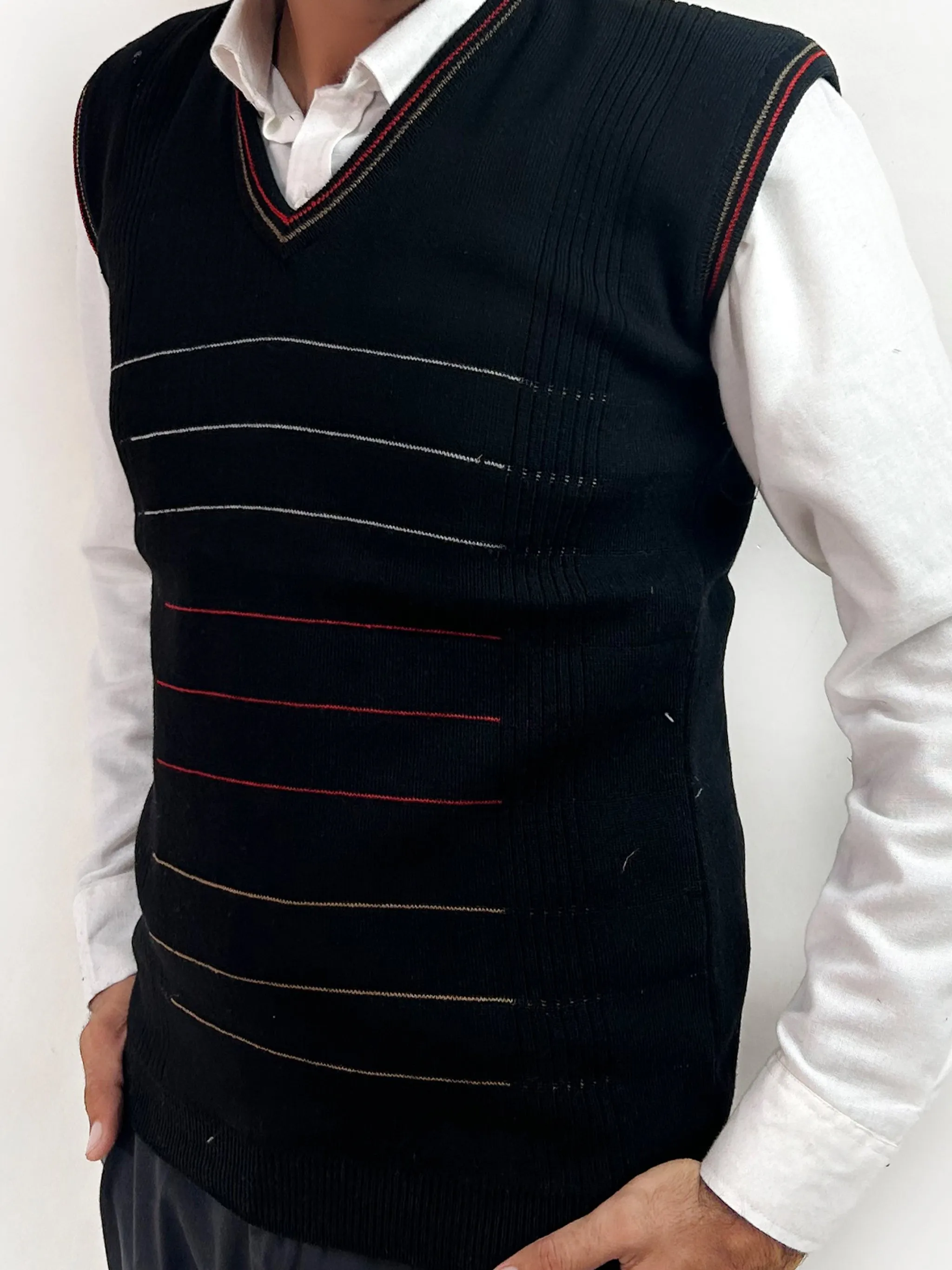 Black Sleeveless Sweater for Men MSW24