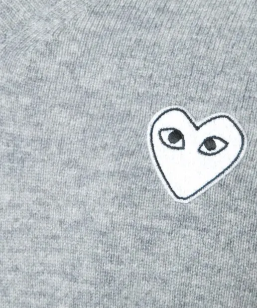 COMME DES GARÇONS PLAY - v-neck jumper with white heart