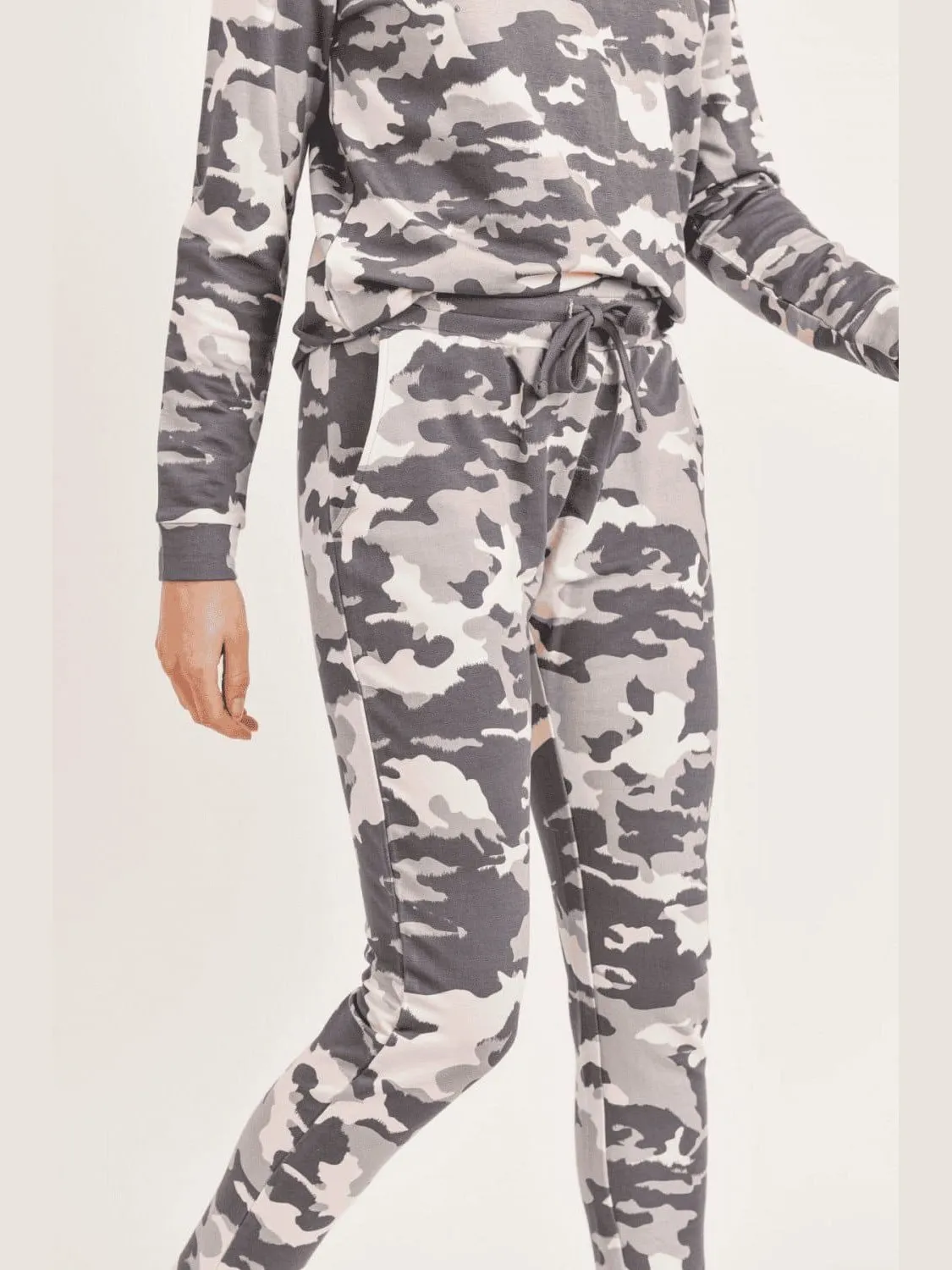 Mono B Camo Jogger