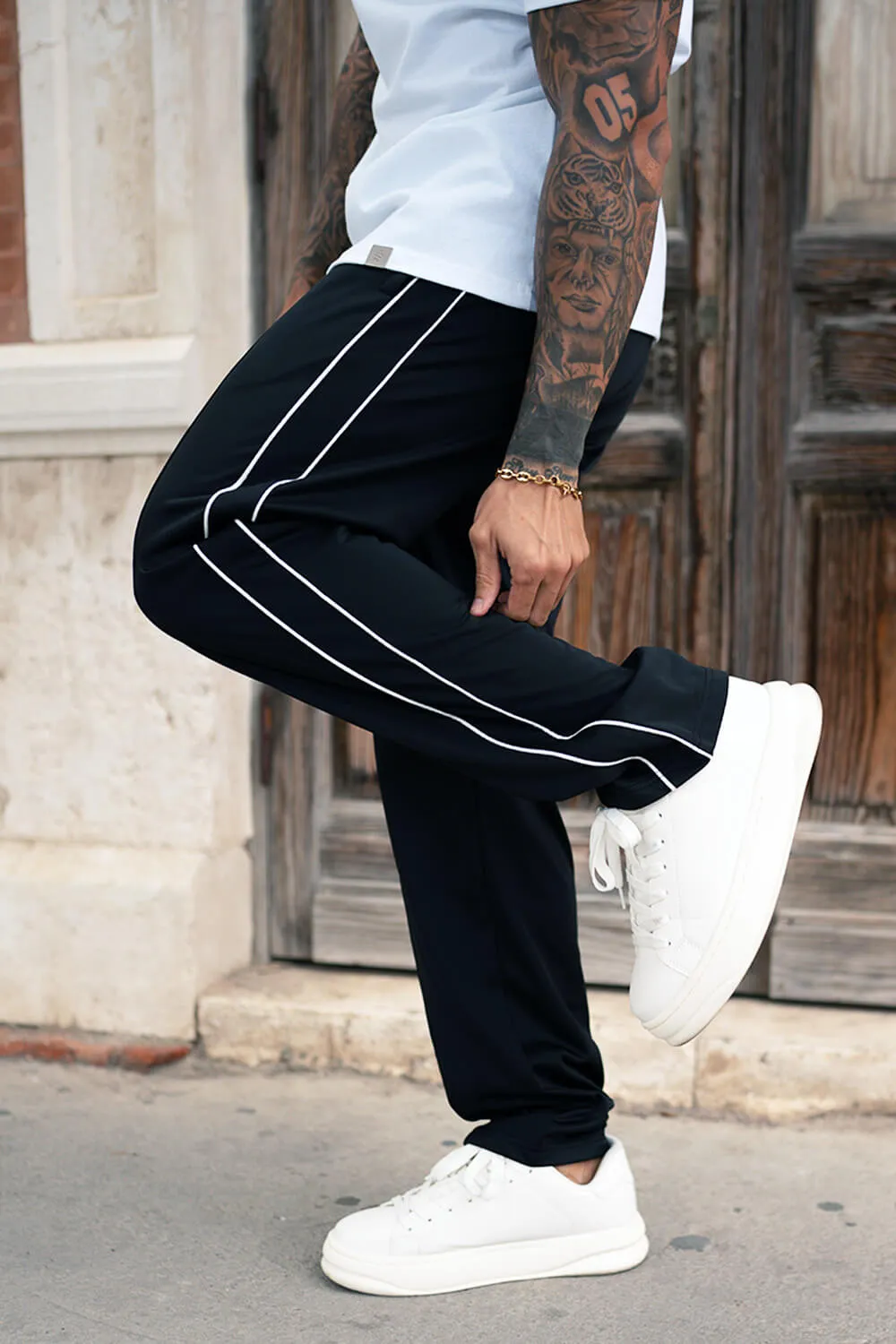 Piping Smart Joggers - Black